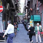 Pisadog Konukevi Napoli