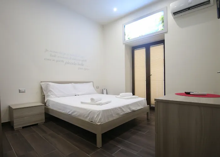 Pisadog 2* Νάπολη